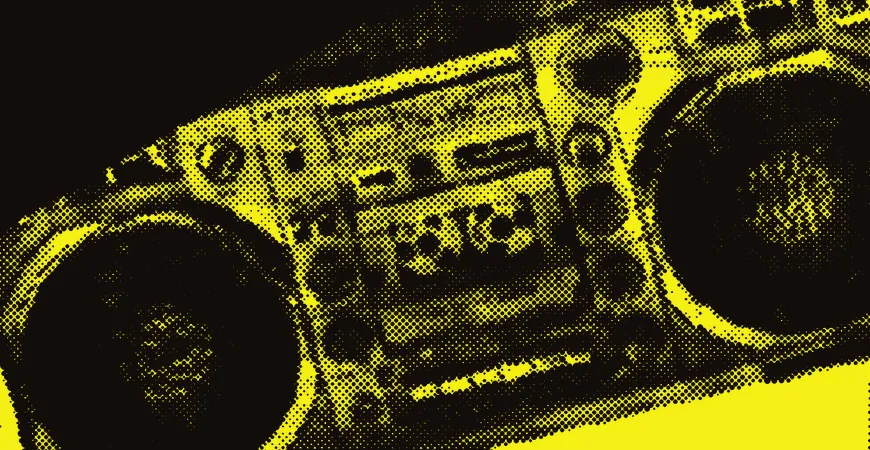 Un poste radio cassette des années 80